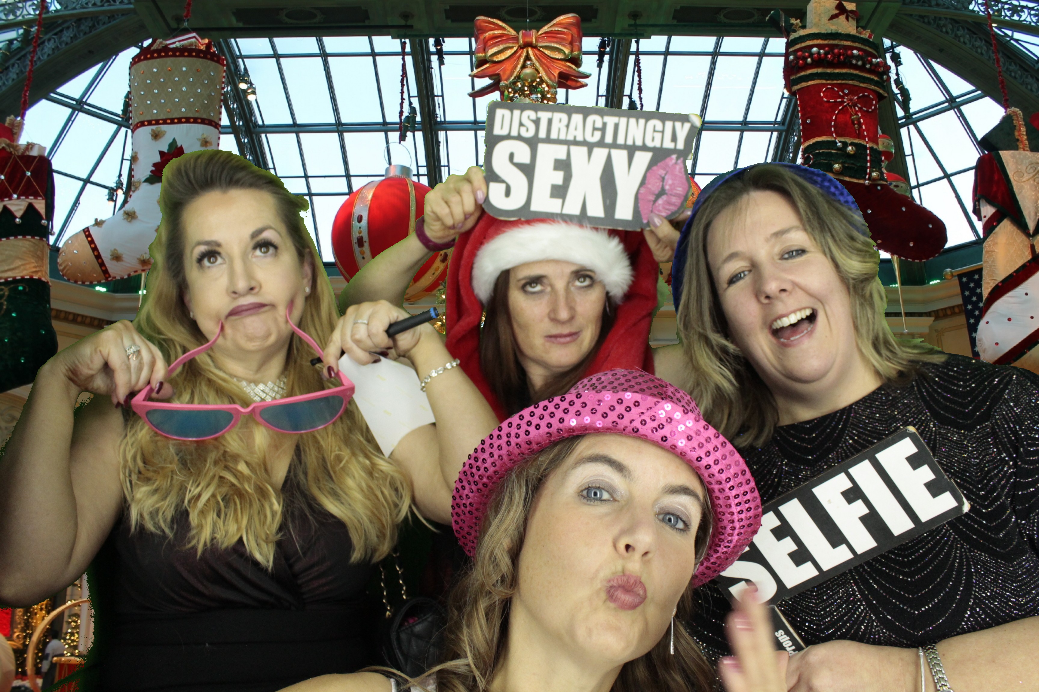 Ocean Network Express Christmas Party 2019 | View more photos from the event at gallery.myphotoboothexperience.co.uk/u/MyPhotoBoothExperienceLtd/Ocean-Network-Express-Christmas-Party-2019